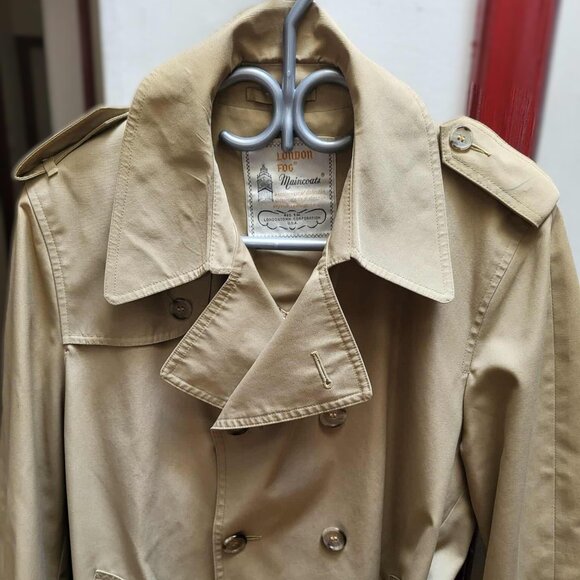 Authentic London Fog Trench Coat in Great Shape - Picture 8 of 8
